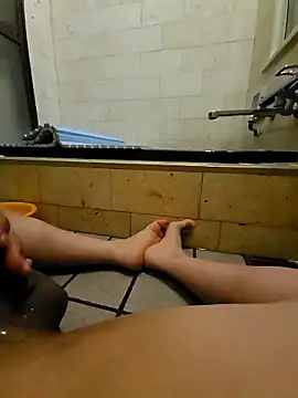 Snapshot of gudaguda1574 chatting on October 6, 2025, 6:27 pm gudaguda1574 online show from October 6, 2025, 6:27 pm