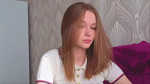 Snapshot of CharryClim chatting on October 2, 2025, 4:19 am CharryClim online show from October 2, 2025, 4:19 am