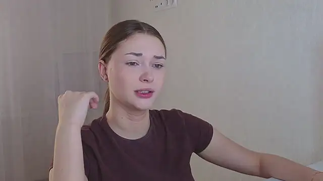 Snapshot of CharryClim chatting on November 11, 2025, 4:12 am CharryClim online show from November 11, 2025, 4:12 am