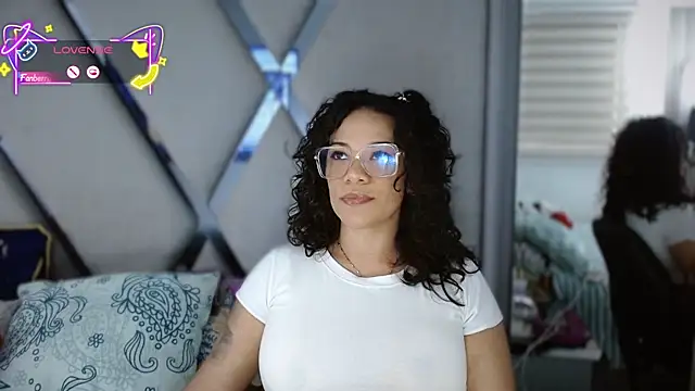 paula daniela1 online show from November 25, 2025, 9:37 pm