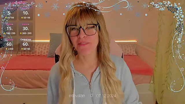 Snapshot of estivalae chatting on December 7, 2024, 11:07 am estivalae online show from December 7, 2024, 11:07 am