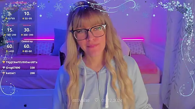 Snapshot of estivalae chatting on December 9, 2024, 11:24 pm estivalae online show from December 9, 2024, 11:24 pm