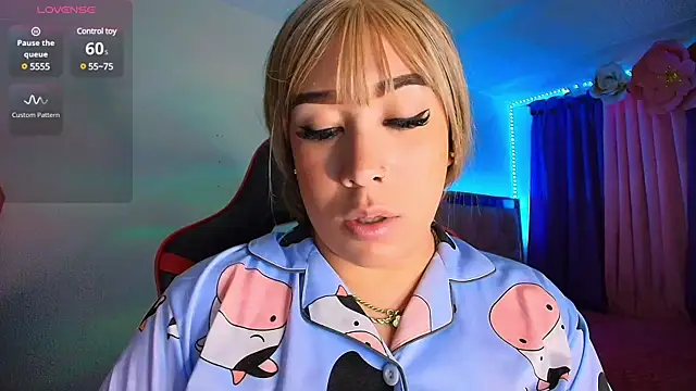 Snapshot of leahtemptation3 chatting on March 2, 2025, 8:48 am leahtemptation3 online show from March 2, 2025, 8:48 am