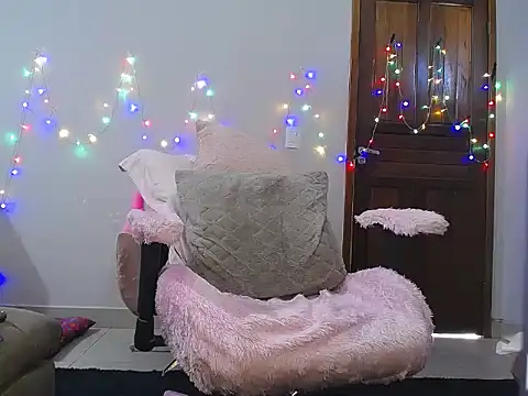 Irresistible24 online show from March 8, 2025, 1:57 pm