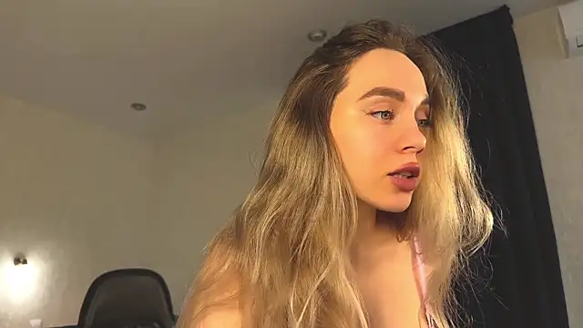 Snapshot of hotexclusive_ chatting on February 28, 2025, 4:10 am hotexclusive online show from February 28, 2025, 4:10 am