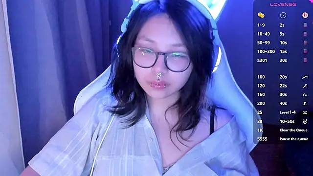 maydaykimmy online show from June 17, 2026, 10:43 pm