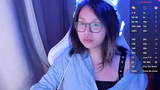 maydaykimmy online show from June 18, 2026, 8:24 pm