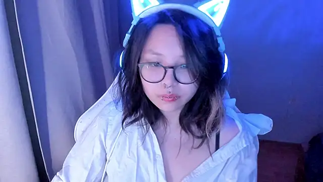 maydaykimmy online show from June 24, 2026, 8:08 pm
