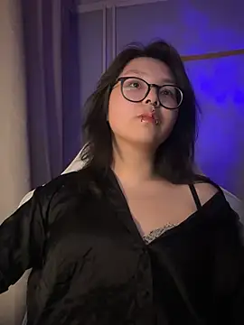 maydaykimmy online show from July 3, 2026, 9:21 pm