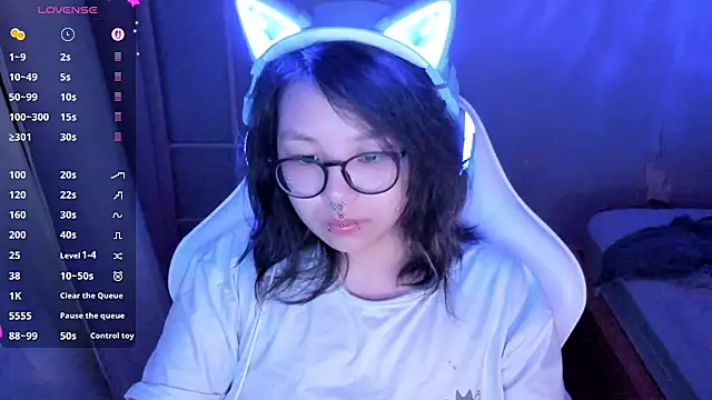 maydaykimmy online show from July 21, 2026, 8:33 pm