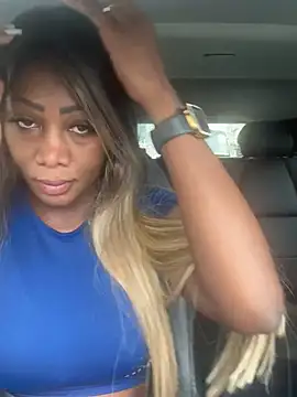 Snapshot of SUUKAM chatting on March 11, 2025, 5:46 pm SUUKAM online show from March 11, 2025, 5:46 pm