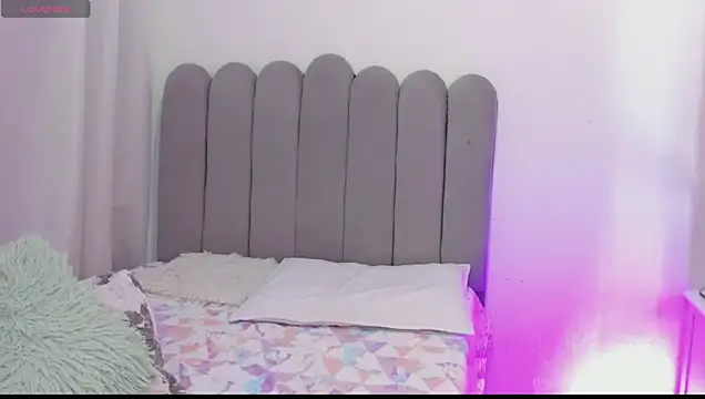 Snapshot of andrea_osorio_ chatting on October 13, 2025, 11:43 am andrea osorio online show from October 13, 2025, 11:43 am