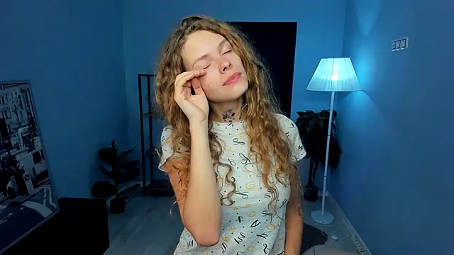 RayaNenlia online show from October 22, 2025, 5:08 am