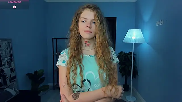 RayaNenlia online show from February 10, 2026, 5:11 am