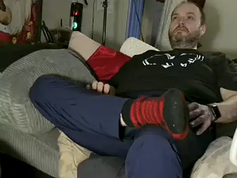 Snapshot of caressonnous chatting on December 17, 2024, 8:10 pm caressonnous online show from December 17, 2024, 8:10 pm