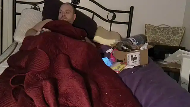 Snapshot of caressonnous chatting on January 1, 2025, 3:57 pm caressonnous online show from January 1, 2025, 3:57 pm