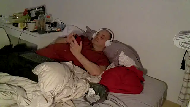 Snapshot of caressonnous chatting on October 23, 2025, 7:12 pm caressonnous online show from October 23, 2025, 7:12 pm