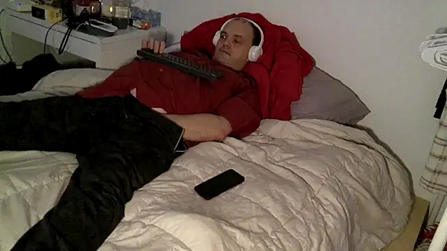 Snapshot of caressonnous chatting on October 24, 2025, 1:07 pm caressonnous online show from October 24, 2025, 1:07 pm