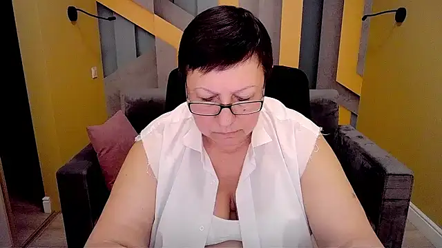 BarbaraTurners online show from February 17, 2025, 3:36 am