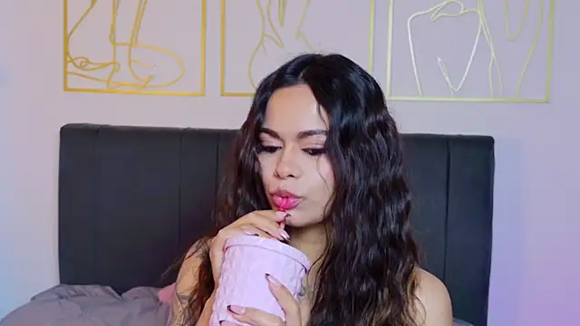 Snapshot of summer_holiday chatting on October 14, 2025, 6:36 am summer holiday online show from October 14, 2025, 6:36 am