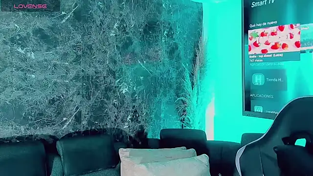 Snapshot of Emmaa_Saenz_ chatting on February 8, 2026, 12:25 am Emmaa Saenz online show from February 8, 2026, 12:25 am