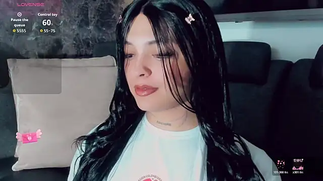 Emmaa Saenz  online show from July 3, 2026, 10:16 pm