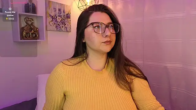 Snapshot of Roxxanne_Bail chatting on November 21, 2025, 1:37 am Roxxanne Bail online show from November 21, 2025, 1:37 am