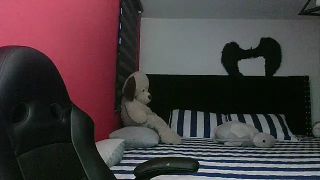 charlotedoll online show from April 1, 2026, 11:13 pm