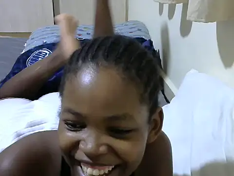 Snapshot of queen-sasha chatting on February 21, 2025, 1:00 pm queen-sasha online show from February 21, 2025, 1:00 pm