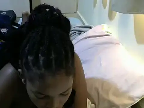 Snapshot of queen-sasha chatting on March 13, 2025, 6:37 am queen-sasha online show from March 13, 2025, 6:37 am