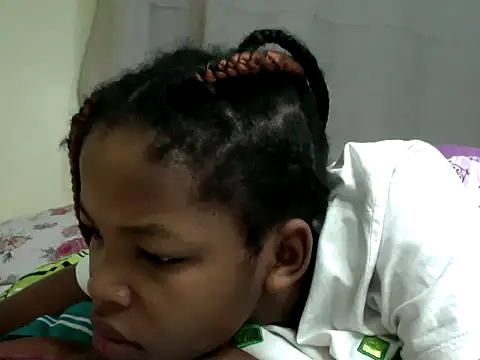 Snapshot of queen-sasha chatting on October 14, 2025, 6:47 am queen-sasha online show from October 14, 2025, 6:47 am