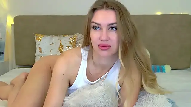 LuisaSin online show from March 17, 2026, 7:12 am