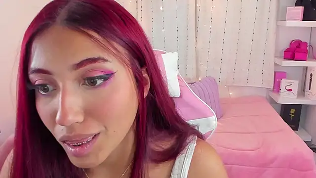 veronicaxx69 online show from September 24, 2025, 2:04 am