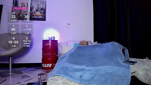 Curlblue online show from December 17, 2024, 3:06 am