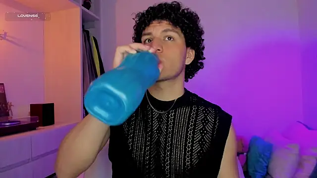 Curlblue online show from December 2, 2025, 2:17 am