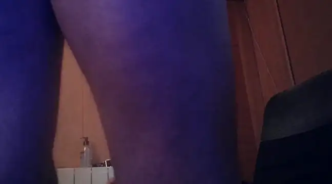 Snapshot of Lia_Y_PatrickX chatting on February 27, 2025, 12:21 am Lia Y PatrickX online show from February 27, 2025, 12:21 am