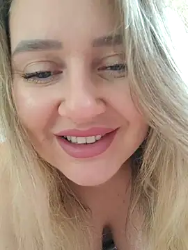 Snapshot of LadyLolyPop_ chatting on September 27, 2025, 2:38 am LadyLolyPop online show from September 27, 2025, 2:38 am