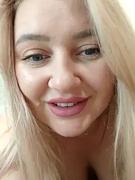 Snapshot of LadyLolyPop_ chatting on October 7, 2025, 3:25 am LadyLolyPop online show from October 7, 2025, 3:25 am