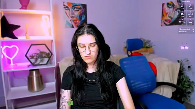 scarlet mooore online show from March 17, 2025, 11:32 pm