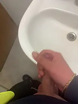 FrutenFratenR9 online show from September 26, 2025, 10:36 pm