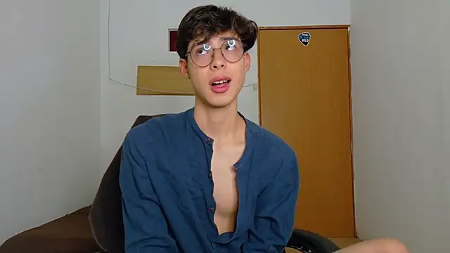 Snapshot of Jacotnk chatting on February 18, 2025, 5:20 am Jacotnk online show from February 18, 2025, 5:20 am