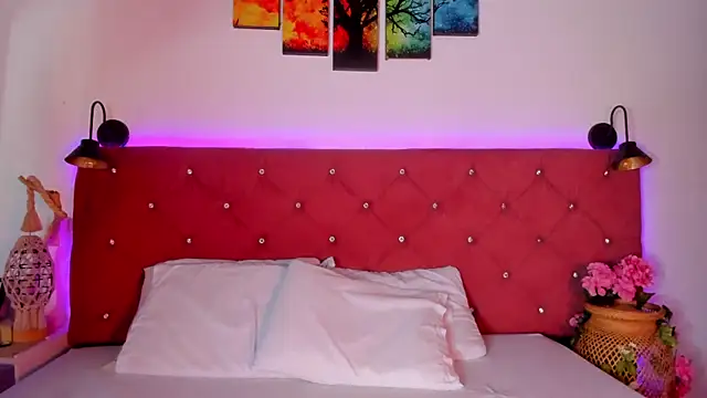 Snapshot of Abril_Gomez06 chatting on October 4, 2025, 3:37 am Abril Gomez06 online show from October 4, 2025, 3:37 am