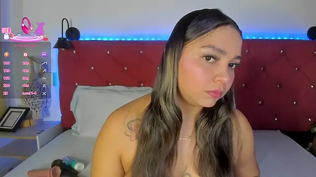 Snapshot of Abril_Gomez06 chatting on December 16, 2025, 7:41 pm Abril Gomez06 online show from December 16, 2025, 7:41 pm