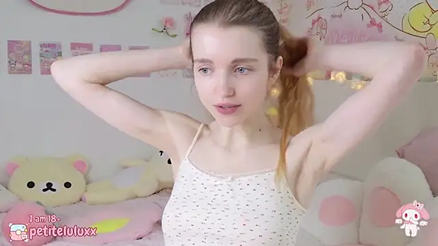 petiteluluxx online show from February 26, 2025, 8:59 am
