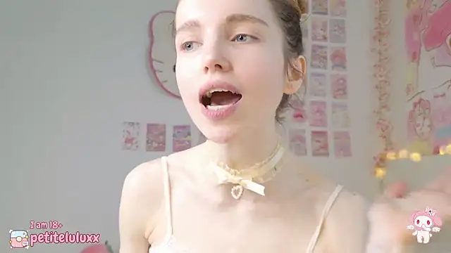 petiteluluxx online show from March 12, 2025, 9:02 am