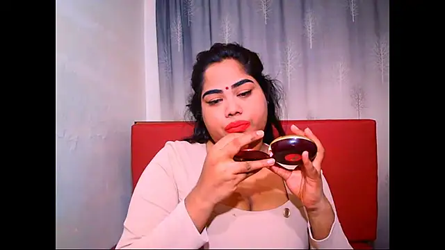 Snapshot of Indian_Lola00 chatting on October 26, 2025, 6:19 am Indian Lola00 online show from October 26, 2025, 6:19 am