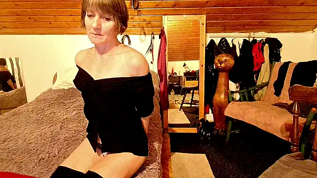 Snapshot of Hot_Colettte chatting on February 27, 2025, 12:21 am Hot Colettte online show from February 27, 2025, 12:21 am