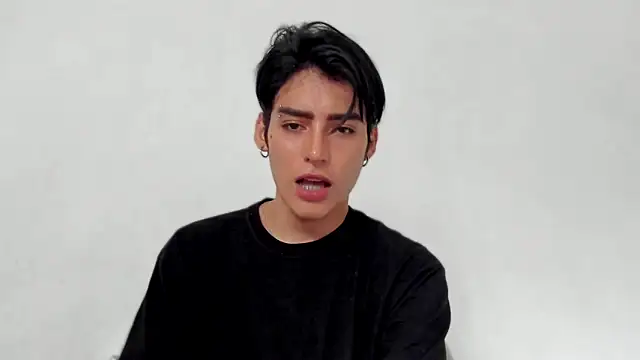 Snapshot of sebas_rose chatting on December 4, 2024, 5:22 pm sebas rose online show from December 4, 2024, 5:22 pm