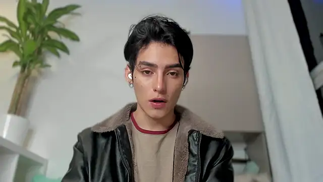 Snapshot of sebas_rose chatting on January 14, 2025, 11:27 pm sebas rose online show from January 14, 2025, 11:27 pm