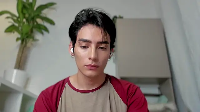 Snapshot of sebas_rose chatting on January 15, 2025, 10:46 pm sebas rose online show from January 15, 2025, 10:46 pm